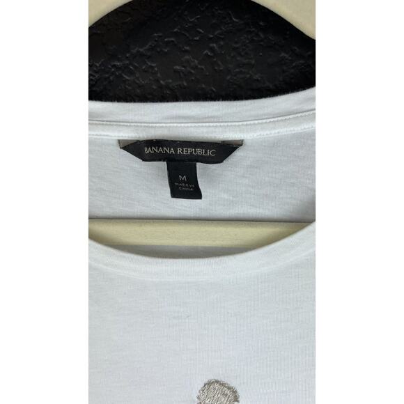 Banana Republic T-Shirt White Gold Embroidered Pineapples Short SleeveMedium - Picture 4 of 7